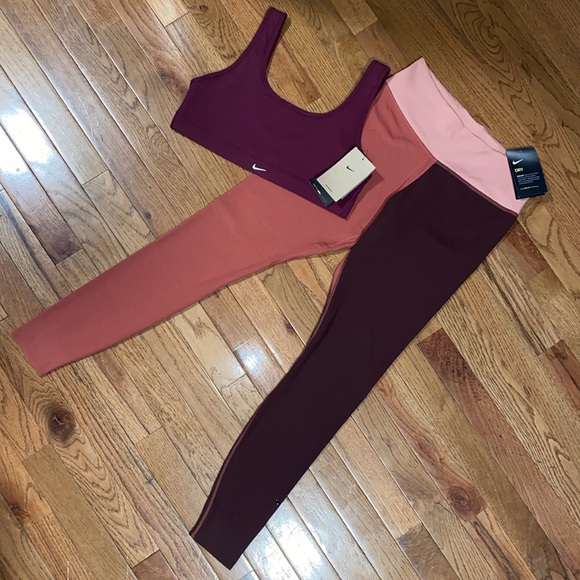 Nike Ribbed Colorblock Legging - Picture 7 of 7